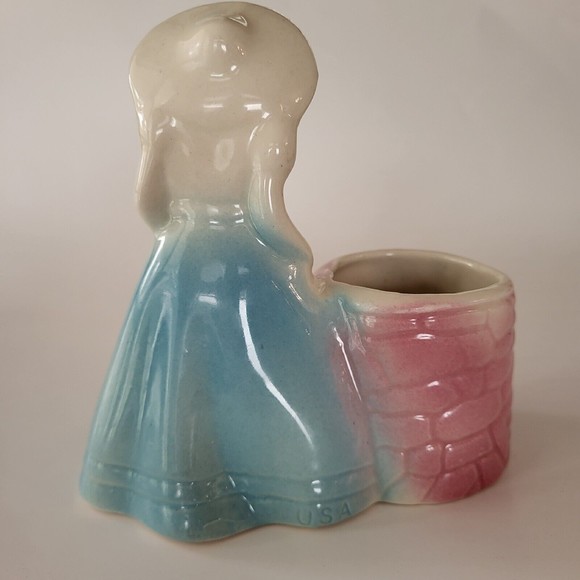 Vintage Pottery Southern Belle Wishing Well Planter Figurine Vase 40s 50s - Picture 3 of 7